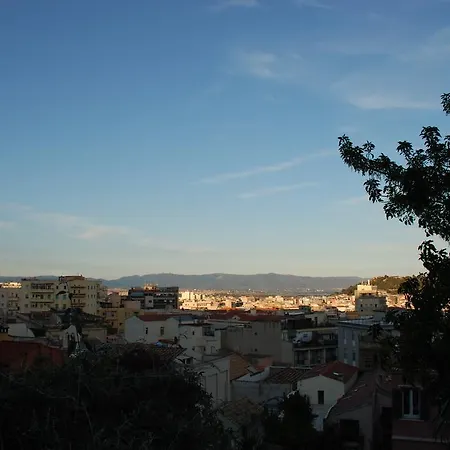 L'arcobaleno 度假居 卡利亚里